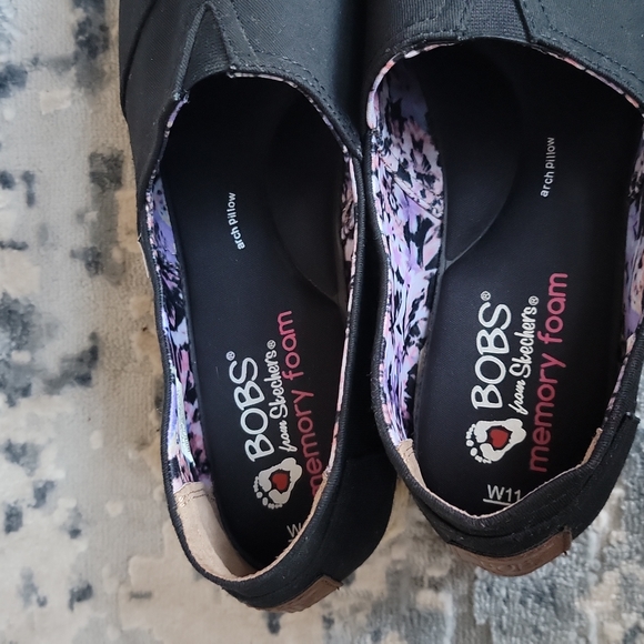 Skechers memory foam 11w  wore once for an hour. Excellent condition - Picture 5 of 6